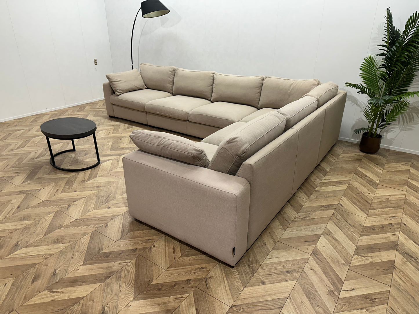 UrbanSofa Ruime Beige Hoekbank ~ Losse Kussens Met Afneembare Hoezen