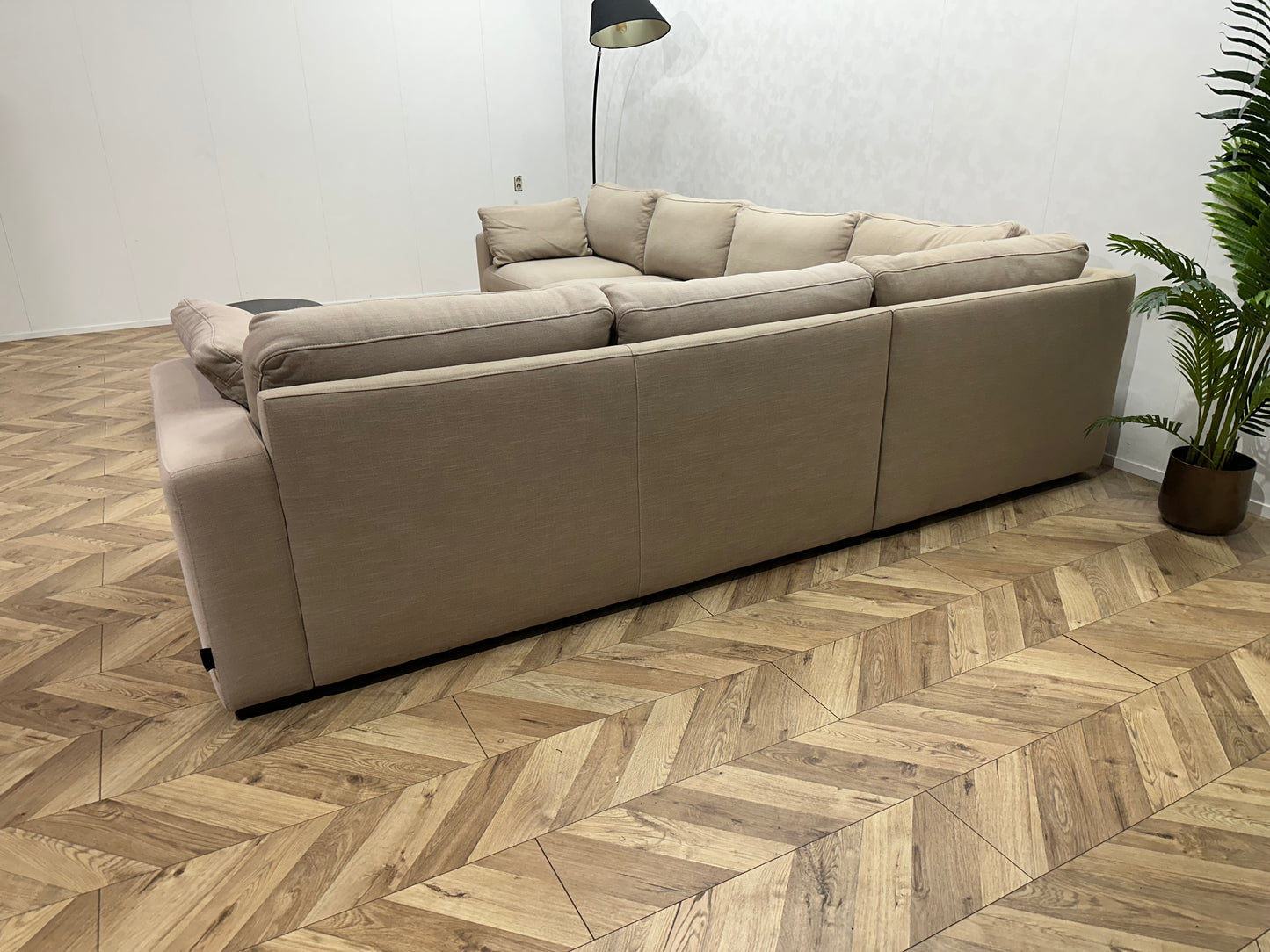 UrbanSofa Ruime Beige Hoekbank ~ Losse Kussens Met Afneembare Hoezen