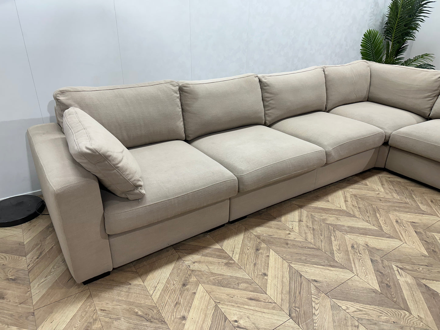 UrbanSofa Ruime Beige Hoekbank ~ Losse Kussens Met Afneembare Hoezen