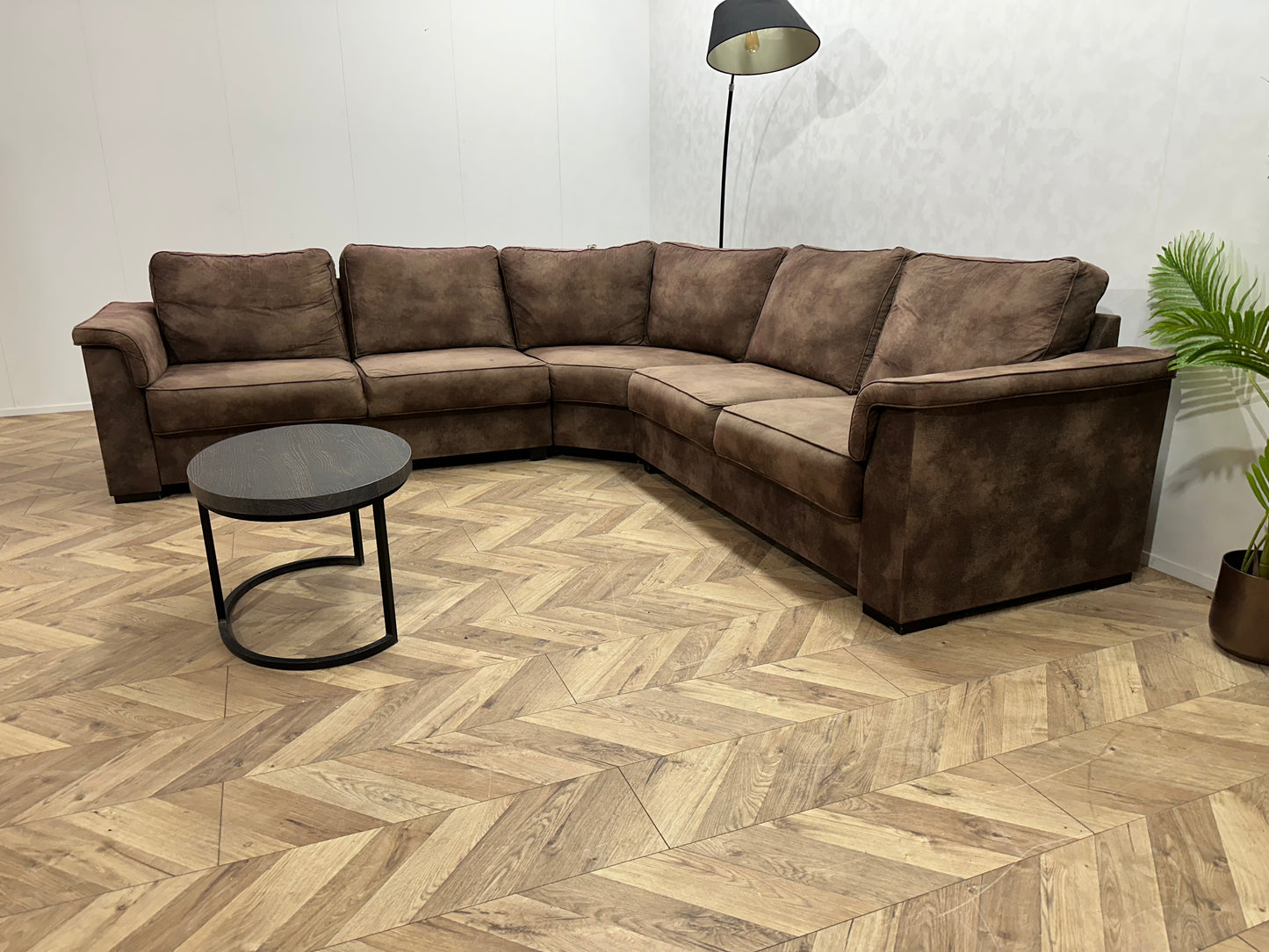 Bruine Stoffen Hoekbank ~ Vaste Kussens