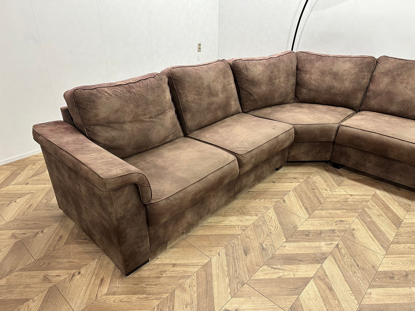 Bruine Stoffen Hoekbank ~ Vaste Kussens