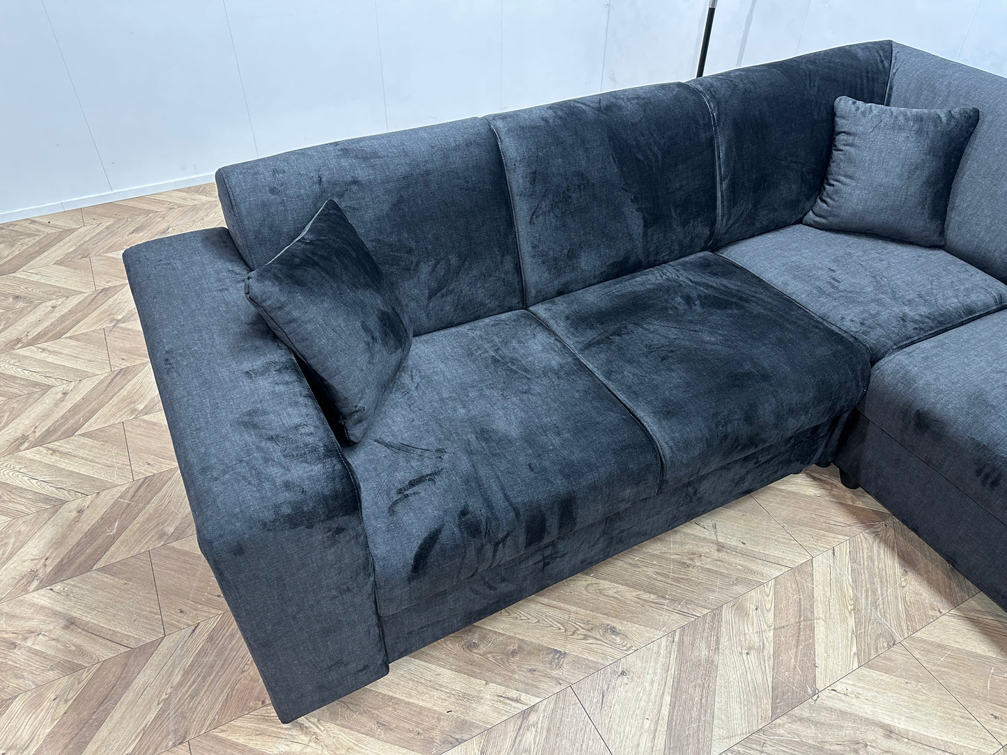 !Showroom Model! Zwarte Velvet Hoekbank