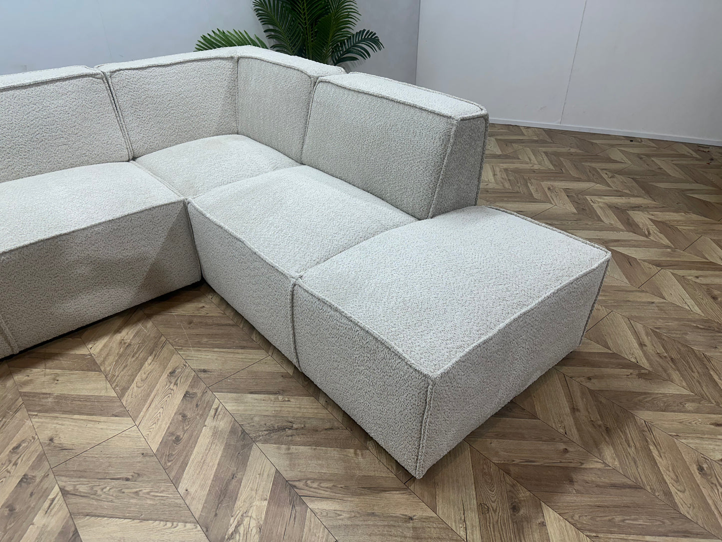 !Showroom Model!  Crème Bouclé Hoekbank