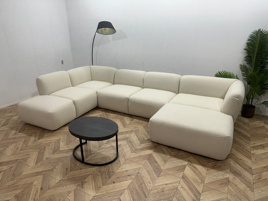 !Showroom Model! Crème Bouclé U Bank