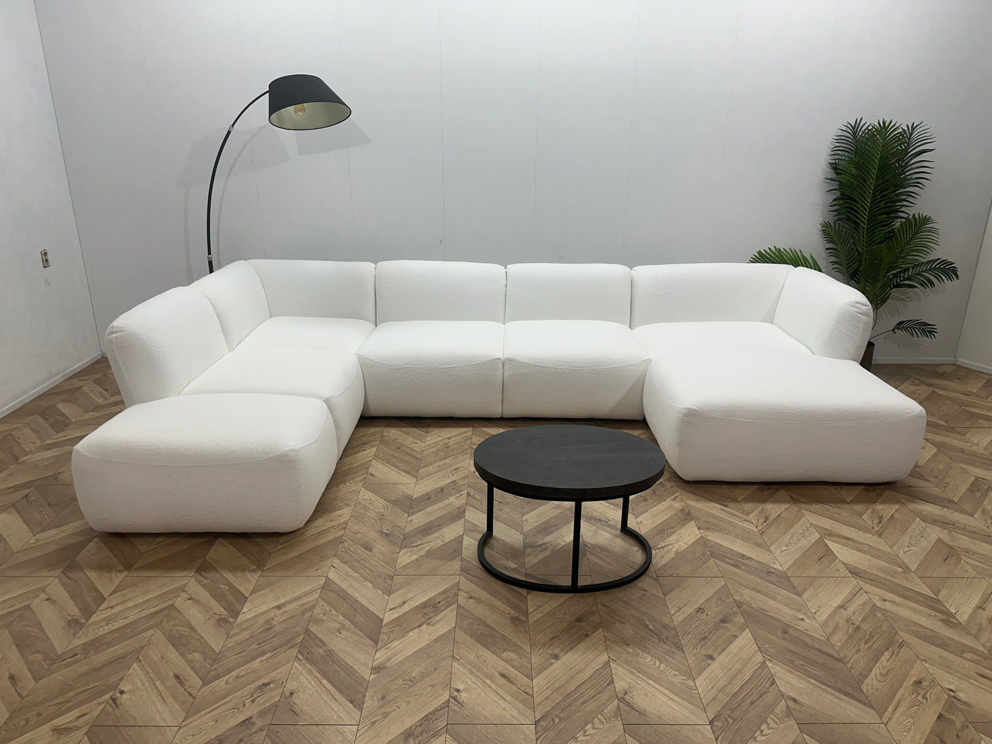 !Showroom Model! Witte Bouclé U Bank