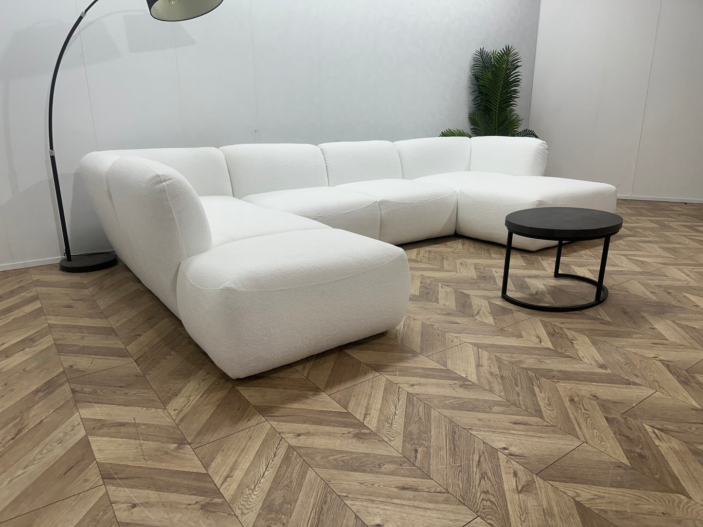 !Showroom Model! Witte Bouclé U Bank