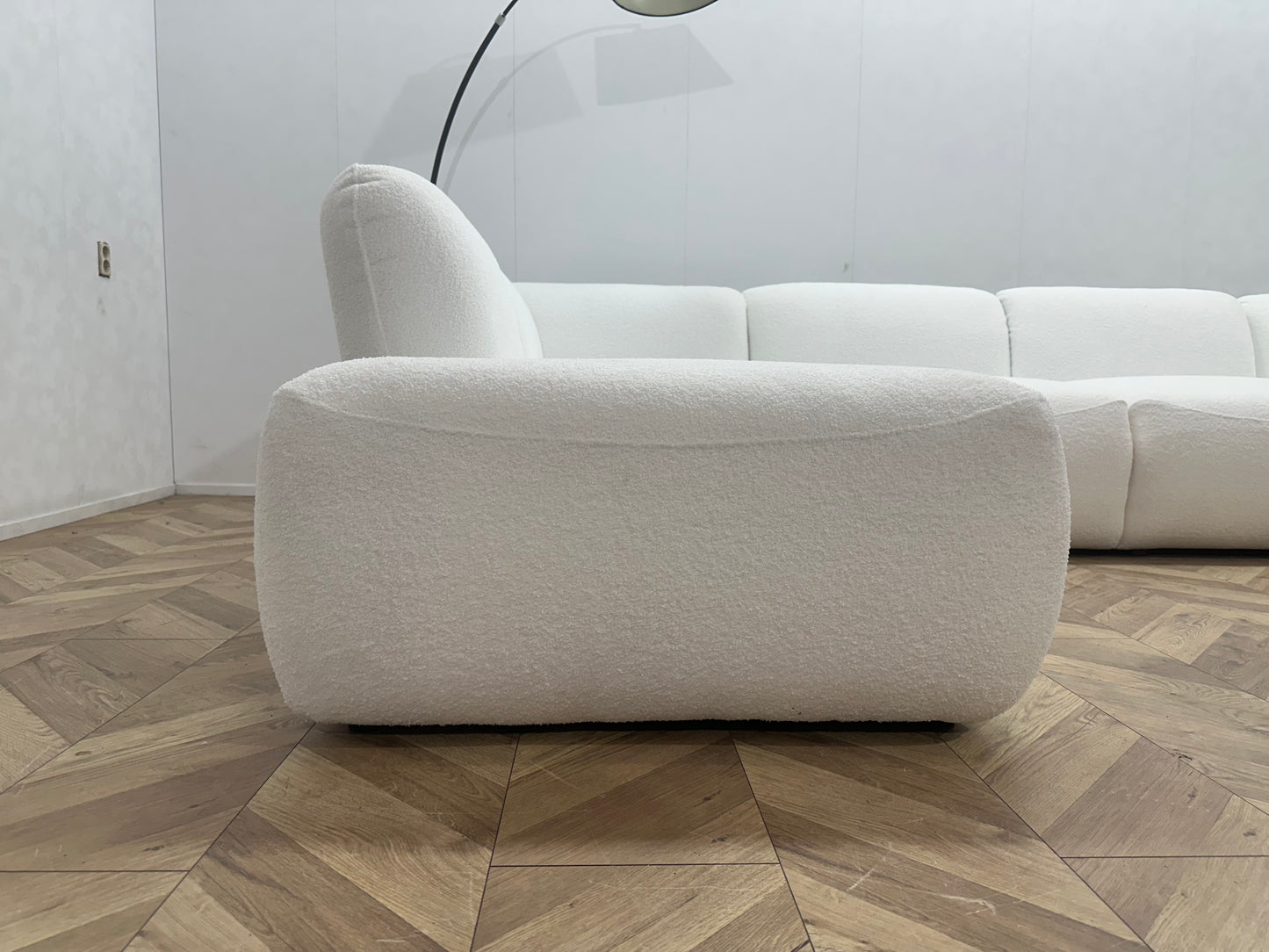 !Showroom Model! Witte Bouclé U Bank