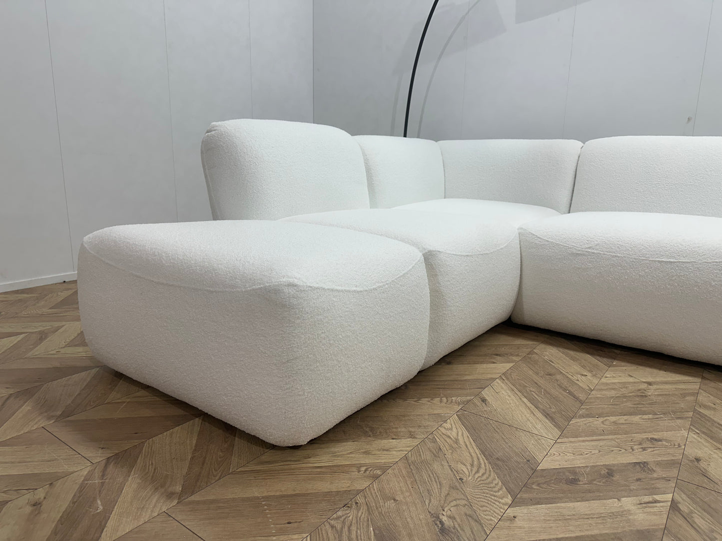 !Showroom Model! Witte Bouclé U Bank