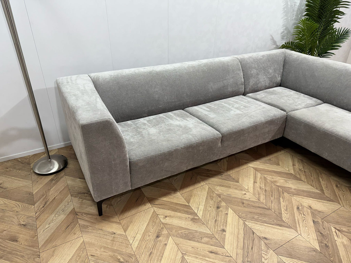 Licht Grijze Velvet Loods 5 Hoekbank ~ Vaste Kussens