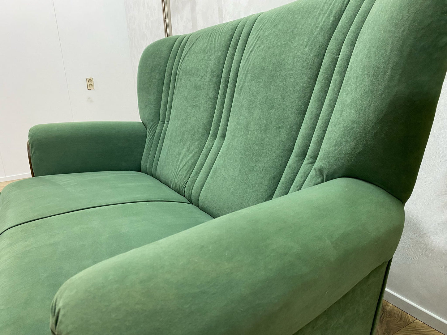 Groene 2-Zits Bank ~ Vaste Kussens